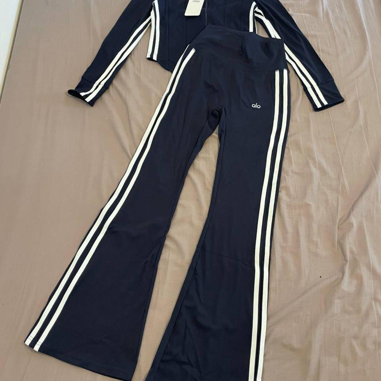 Alo Cropped Jacket + Flared Leggings – Navy w/ White...
